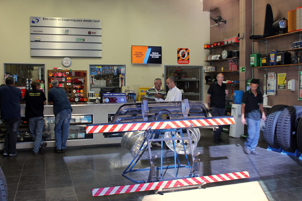 Loja de Autope�as e Acess�rios